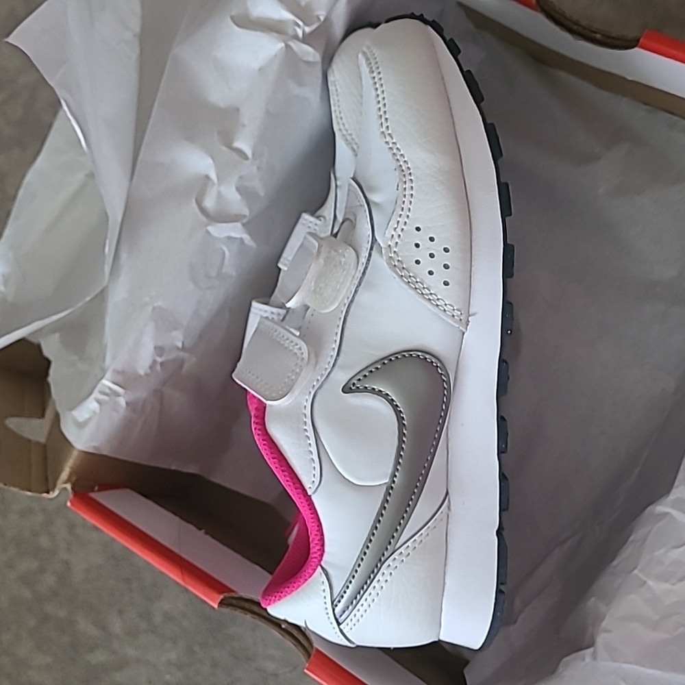 Nike MD Valiant sneakers size Youth 1Y